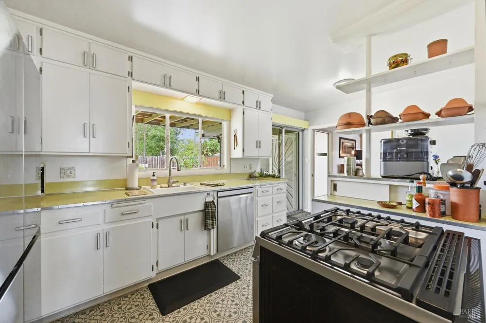 2490 Main Street Napa, CA 94558