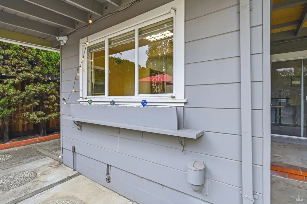 2490 Main Street Napa, CA 94558