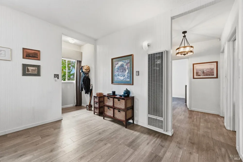 2490 Main Street Napa, CA 94558