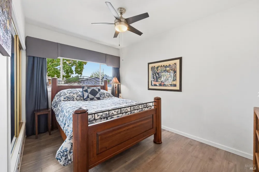 2490 Main Street Napa, CA 94558