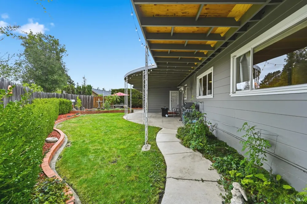 2490 Main Street Napa, CA 94558