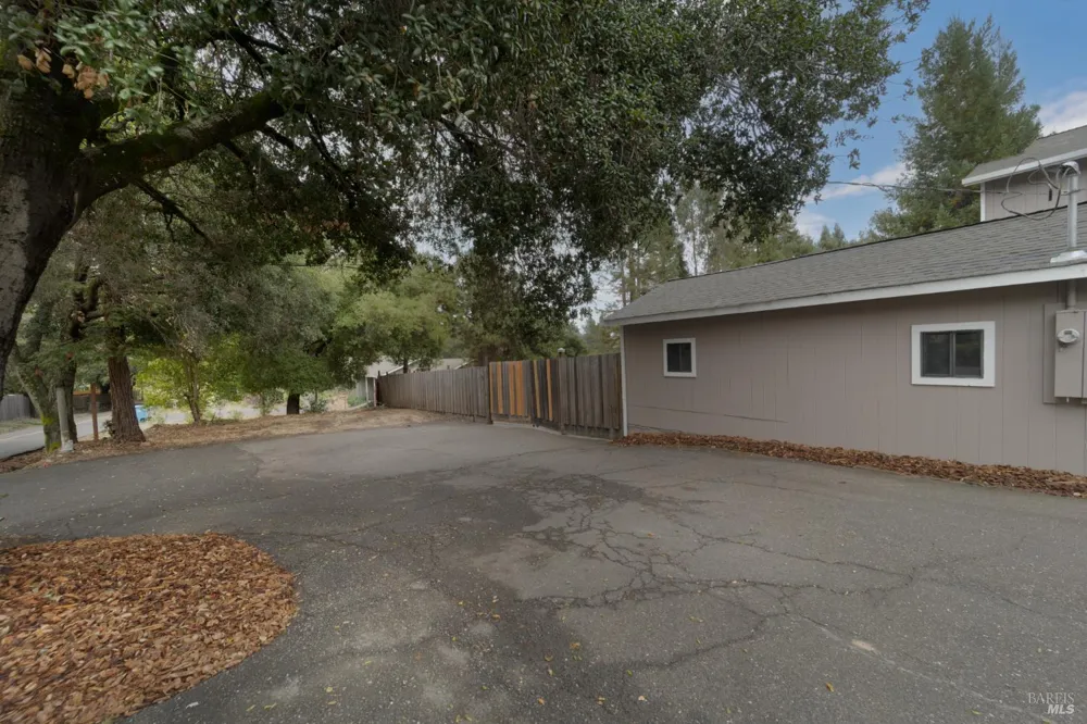 8061 Elphick Road Sebastopol, CA 95472