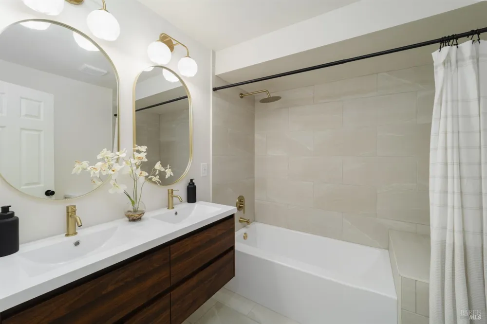 8061 Elphick Road Sebastopol, CA 95472