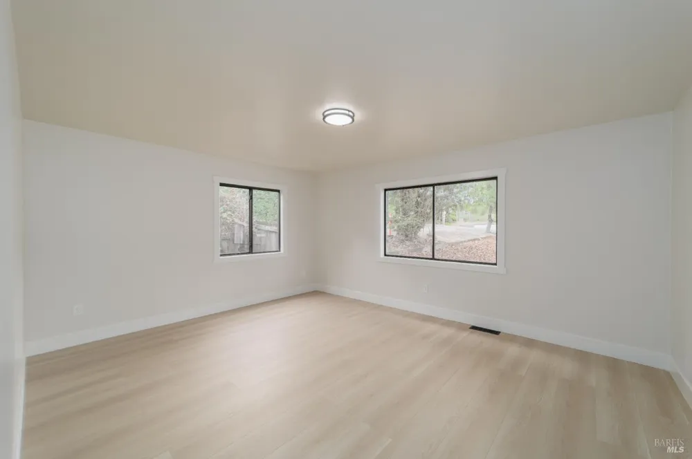 8061 Elphick Road Sebastopol, CA 95472