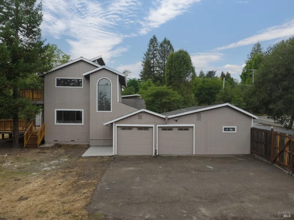 8061 Elphick Road Sebastopol, CA 95472