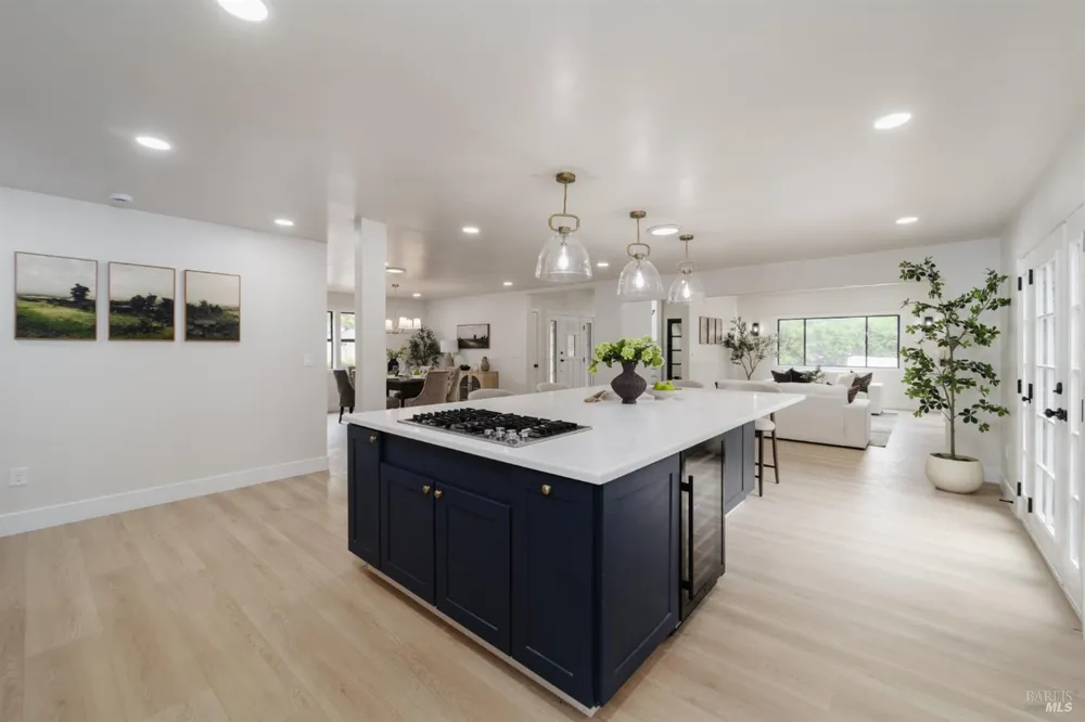 8061 Elphick Road Sebastopol, CA 95472