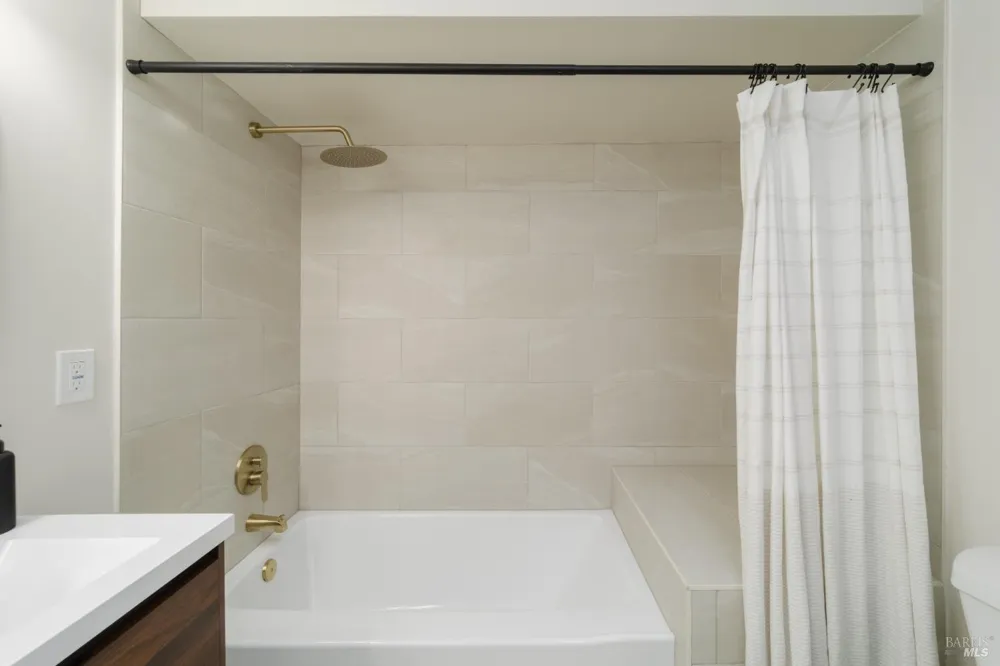 8061 Elphick Road Sebastopol, CA 95472