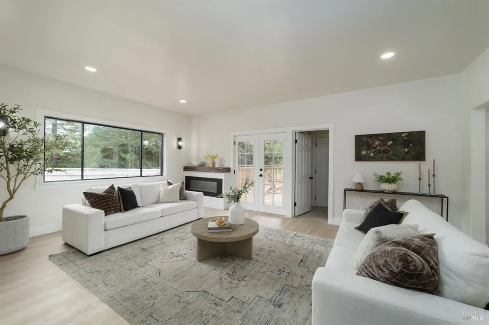 8061 Elphick Road Sebastopol, CA 95472