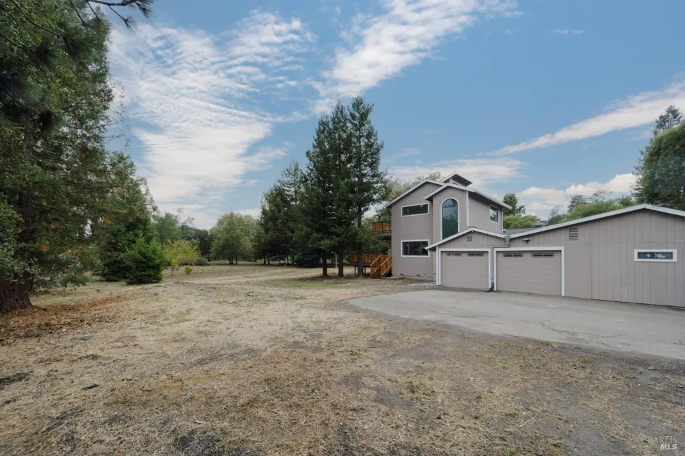 8061 Elphick Road Sebastopol, CA 95472