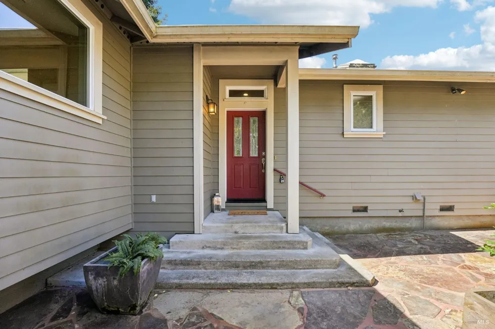 22585 Sylvan Way Monte Rio, CA 95462