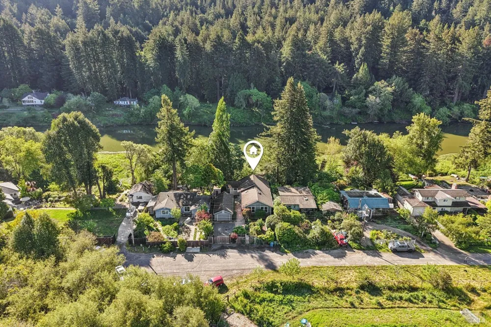 22585 Sylvan Way Monte Rio, CA 95462