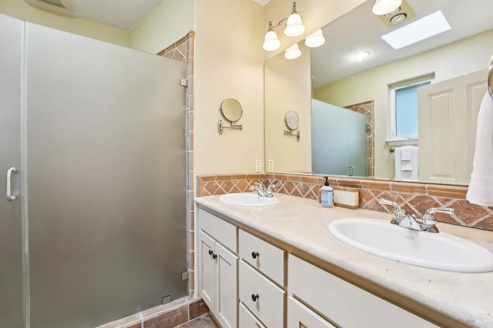 22585 Sylvan Way Monte Rio, CA 95462