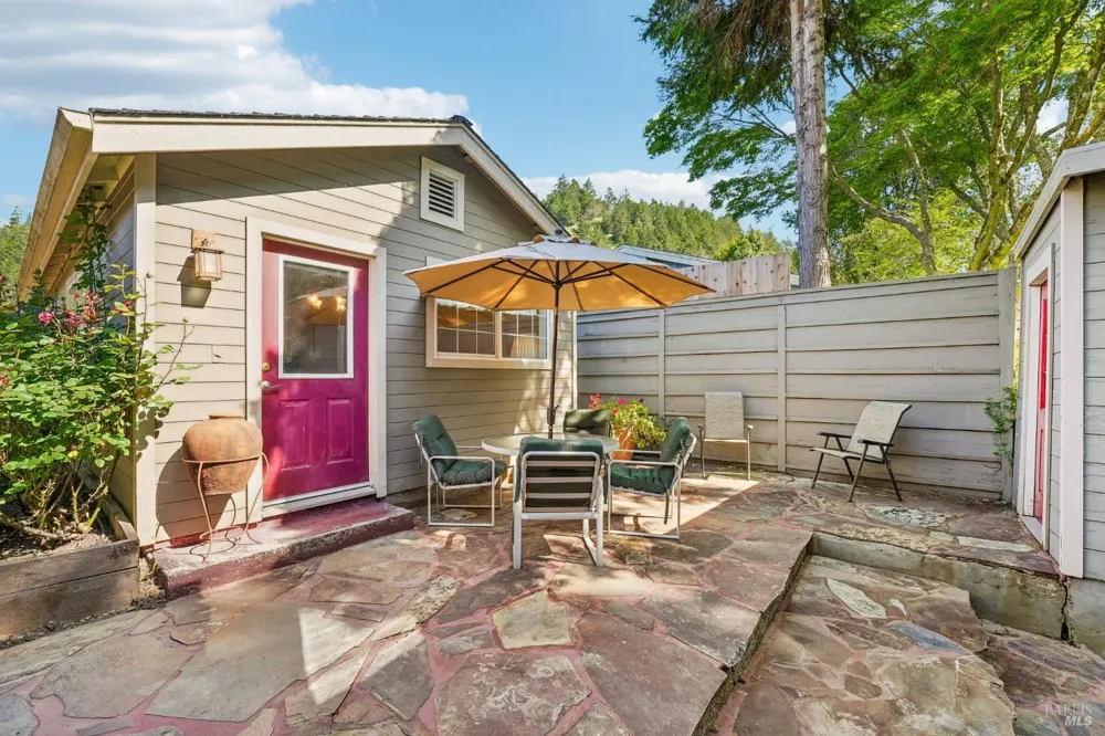22585 Sylvan Way Monte Rio, CA 95462