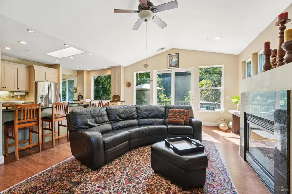 22585 Sylvan Way Monte Rio, CA 95462