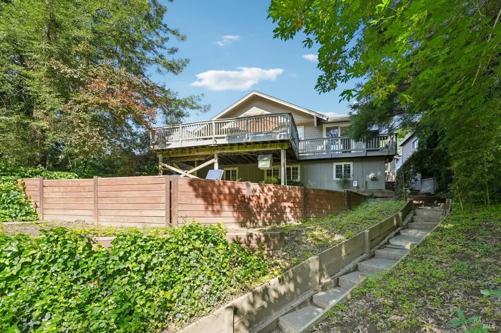 22585 Sylvan Way Monte Rio, CA 95462