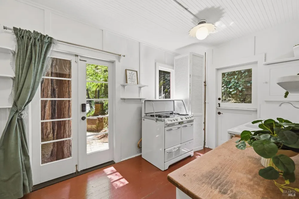 11 Shady Lane Larkspur, CA 94939