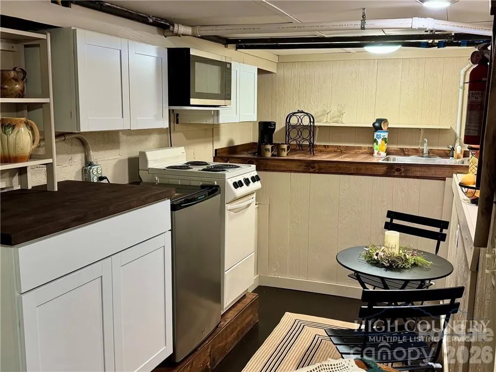 76 Whispering Pine Loop Newland, NC 28657