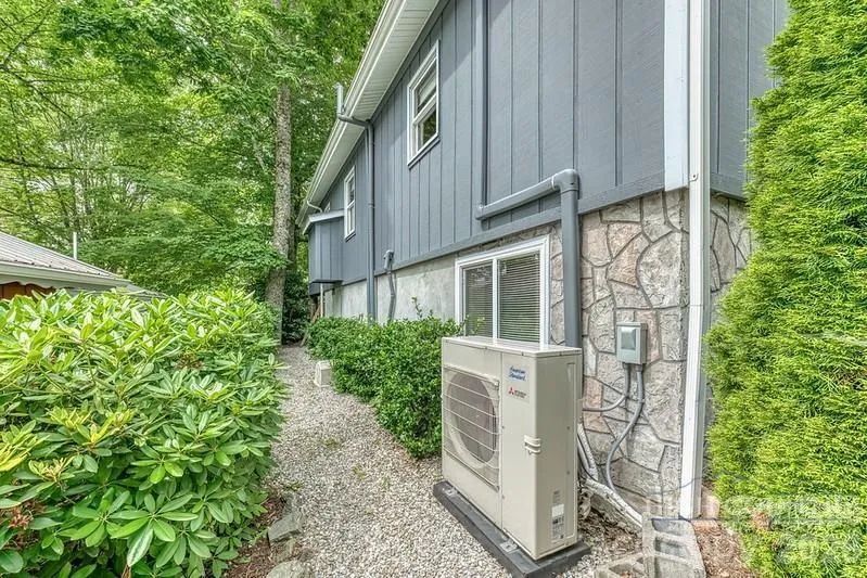 76 Whispering Pine Loop Newland, NC 28657