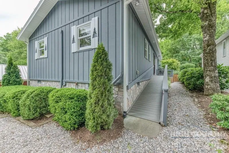76 Whispering Pine Loop Newland, NC 28657