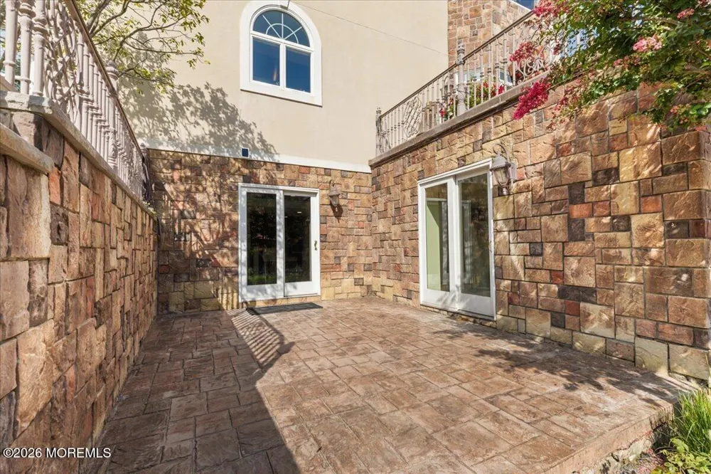 2 Cindy Court Holmdel, NJ 07733