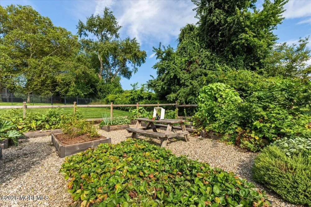 2 Cindy Court Holmdel, NJ 07733