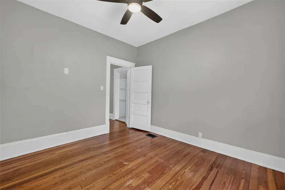 1627 E CONCORD STREET Orlando, FL 32803