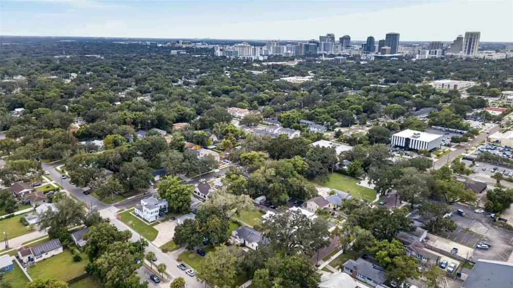 1627 E CONCORD STREET Orlando, FL 32803
