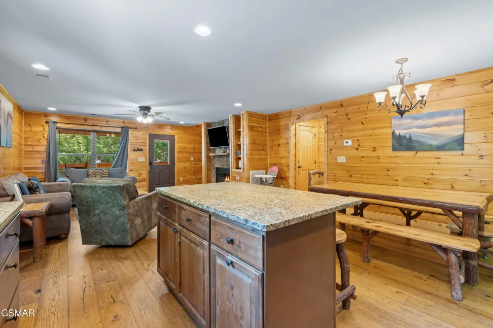 542 Johnson Lane Gatlinburg, TN 37738