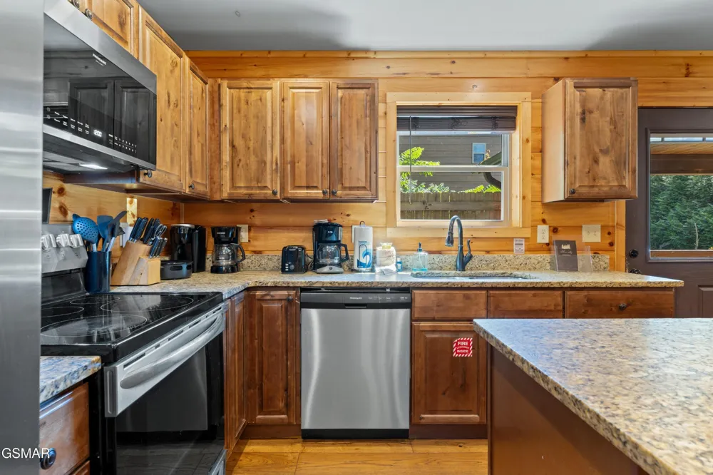 542 Johnson Lane Gatlinburg, TN 37738