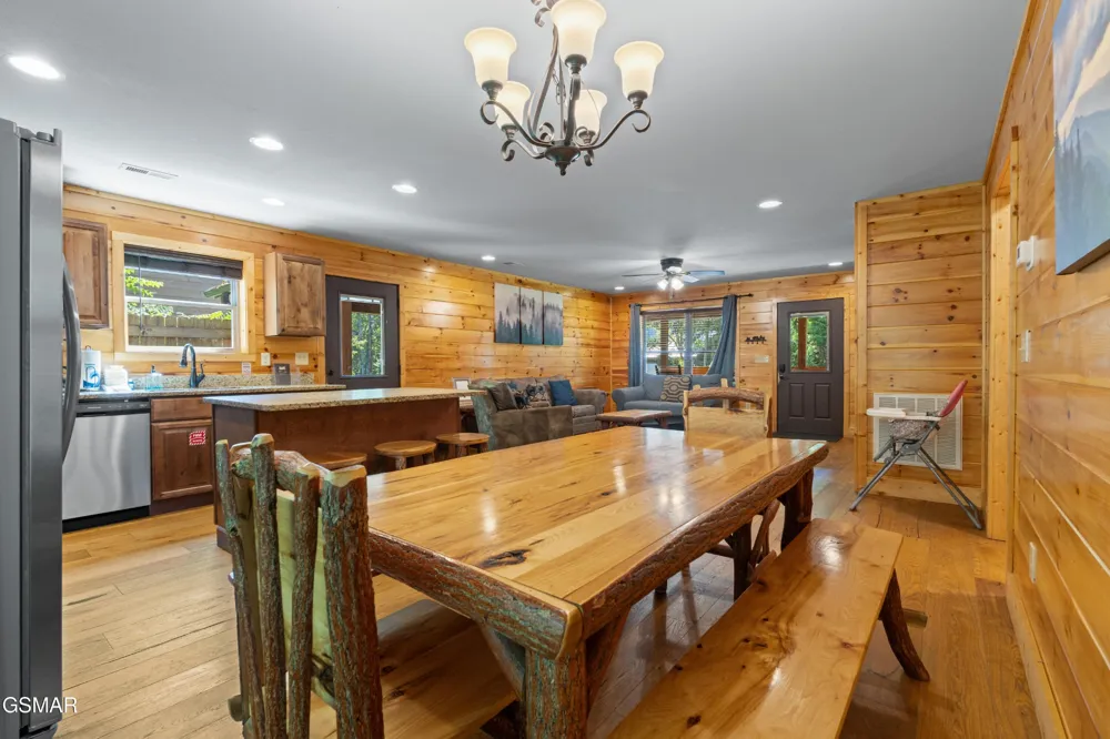 542 Johnson Lane Gatlinburg, TN 37738