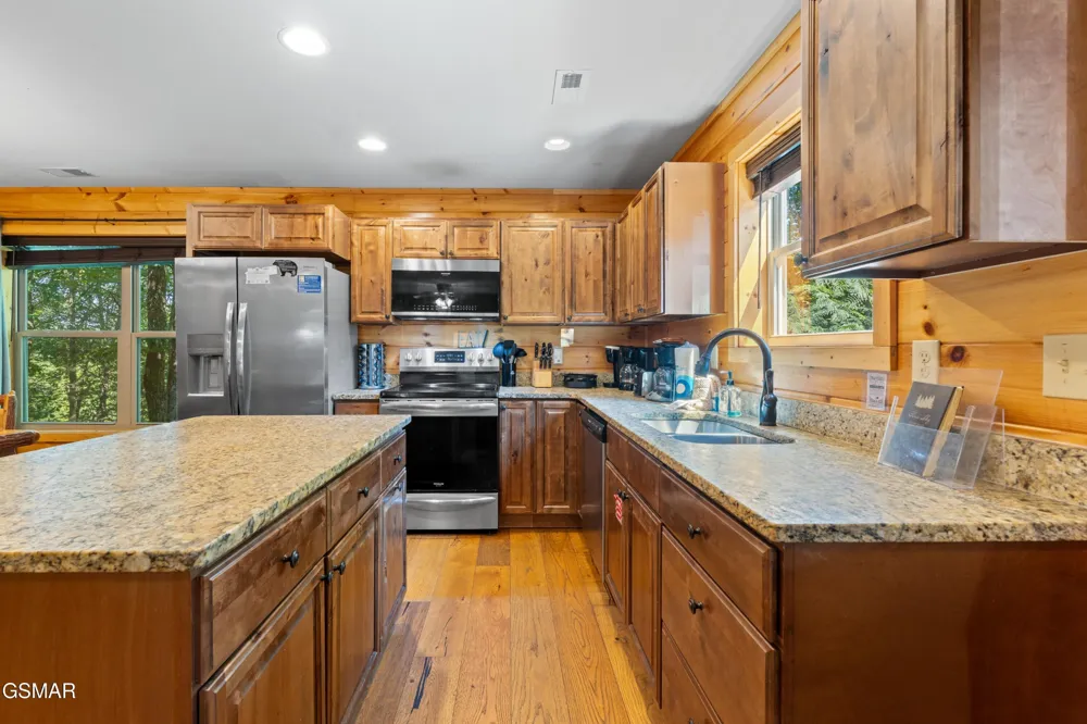 542 Johnson Lane Gatlinburg, TN 37738