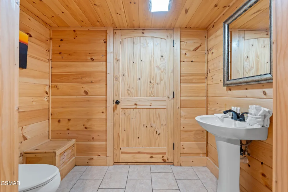 542 Johnson Lane Gatlinburg, TN 37738
