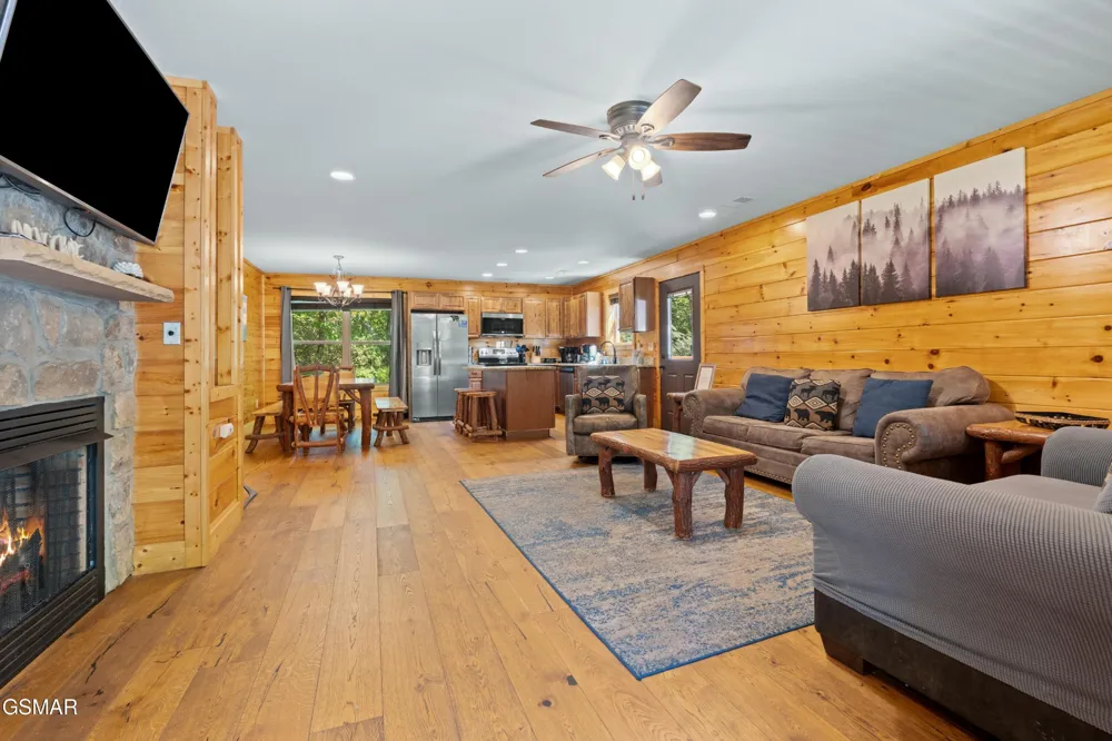 542 Johnson Lane Gatlinburg, TN 37738