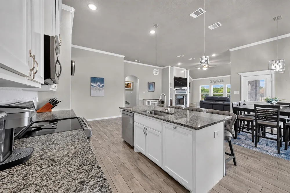7924 Wilson Cliff Court White Settlement, TX 76108
