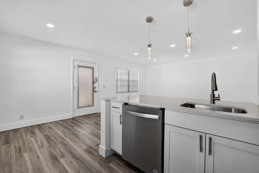515 Normandy Lane Delray Beach, FL 33484