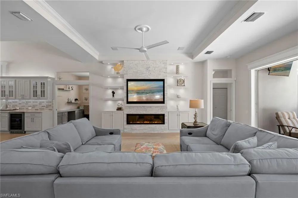 9296 Troon Lakes Drive Naples, FL 34109