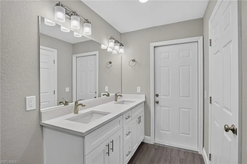 5349 Cobalt Court Cape Coral, FL 33904