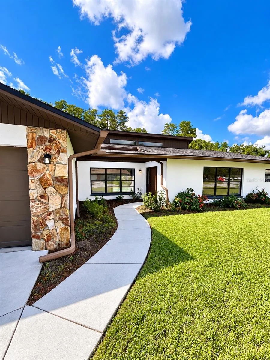 4545 DEBBIE LANE Lutz, FL 33559