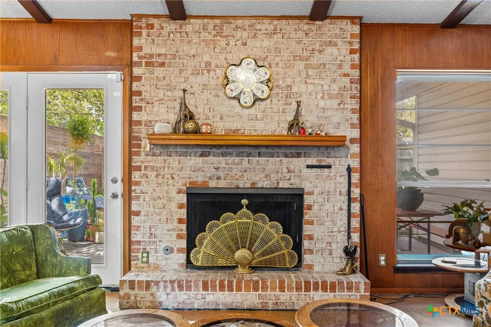 3304 Whitepine Drive Austin, TX 78757