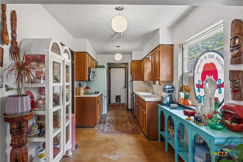 3304 Whitepine Drive Austin, TX 78757