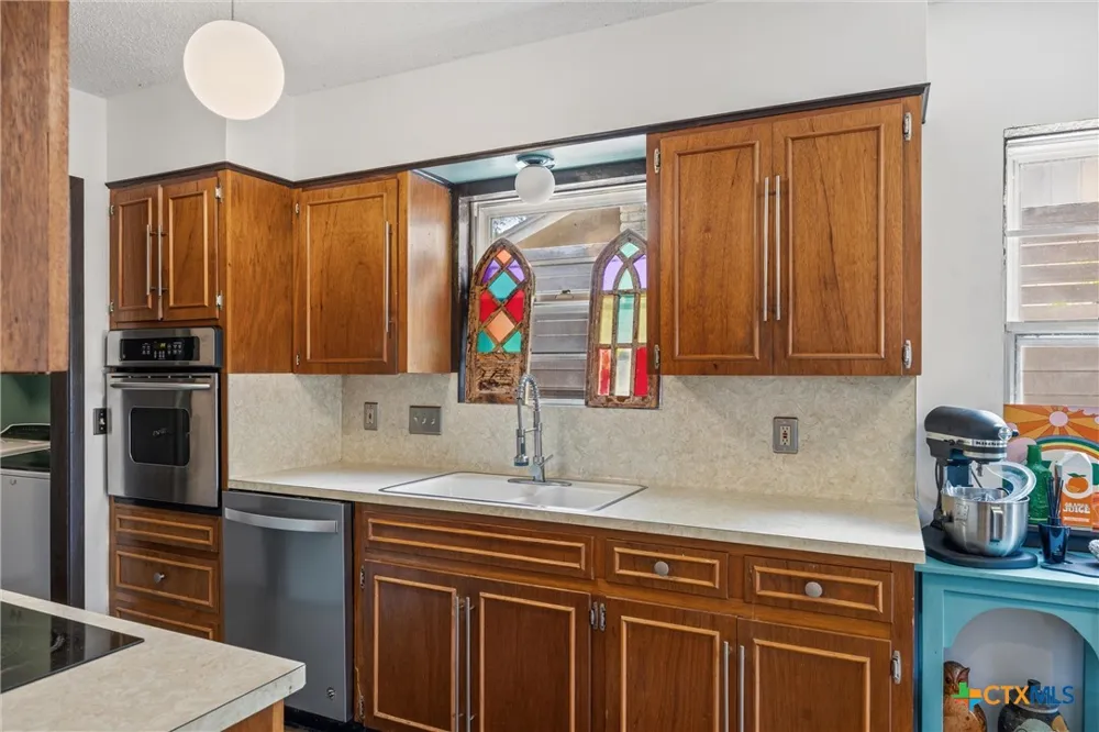 3304 Whitepine Drive Austin, TX 78757