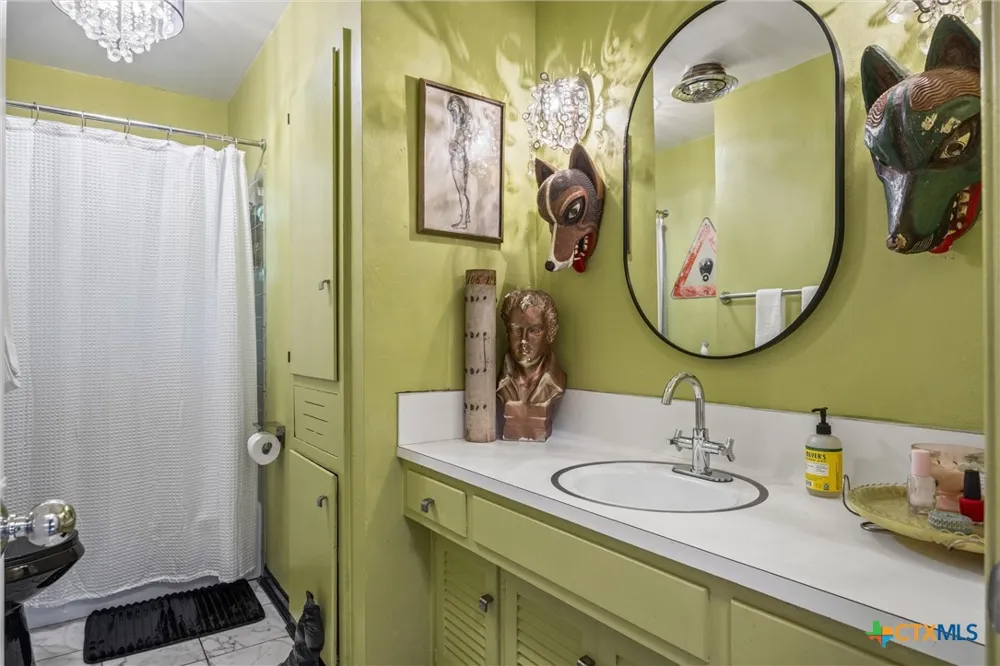 3304 Whitepine Drive Austin, TX 78757