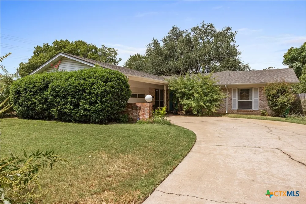 3304 Whitepine Drive Austin, TX 78757