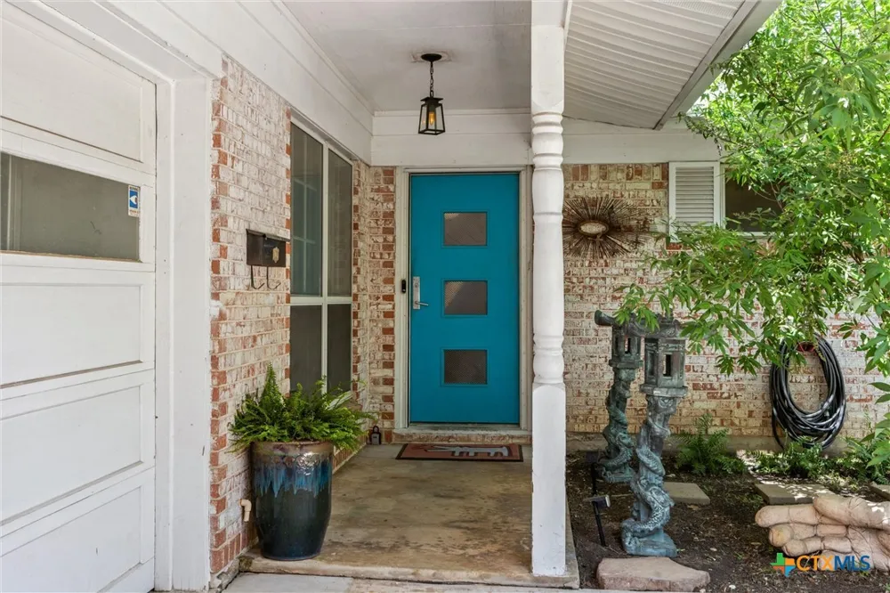 3304 Whitepine Drive Austin, TX 78757