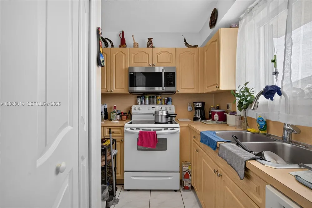 8351 NW 99th St #C-5 Hialeah Gardens, FL 33016