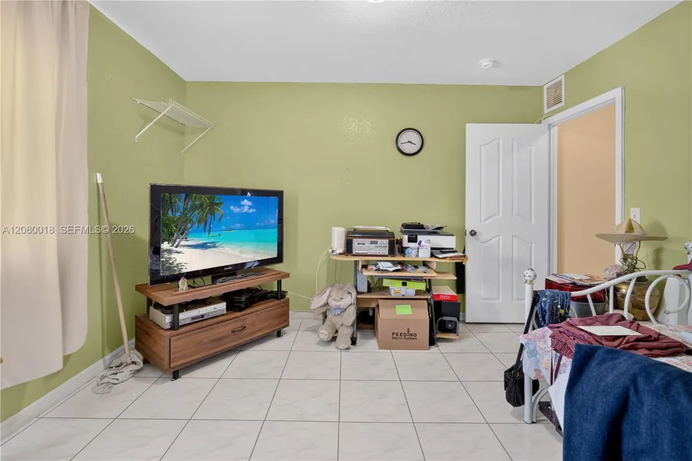 8351 NW 99th St #C-5 Hialeah Gardens, FL 33016