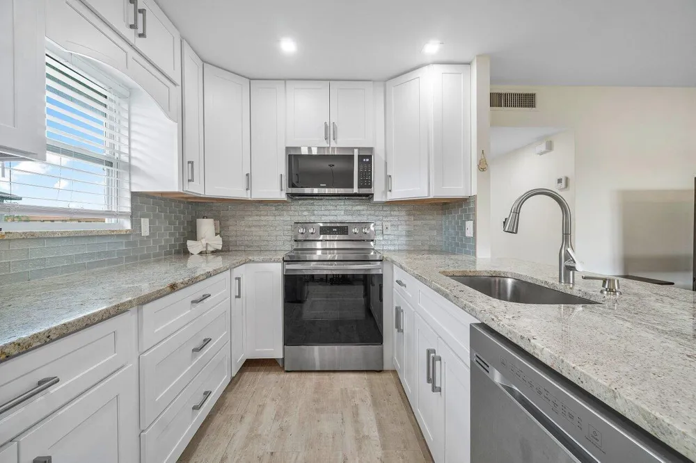 76 FLANDERS B Delray Beach, FL 33484