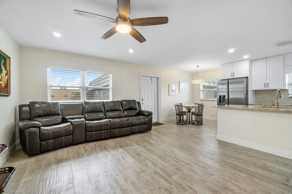 76 FLANDERS B Delray Beach, FL 33484