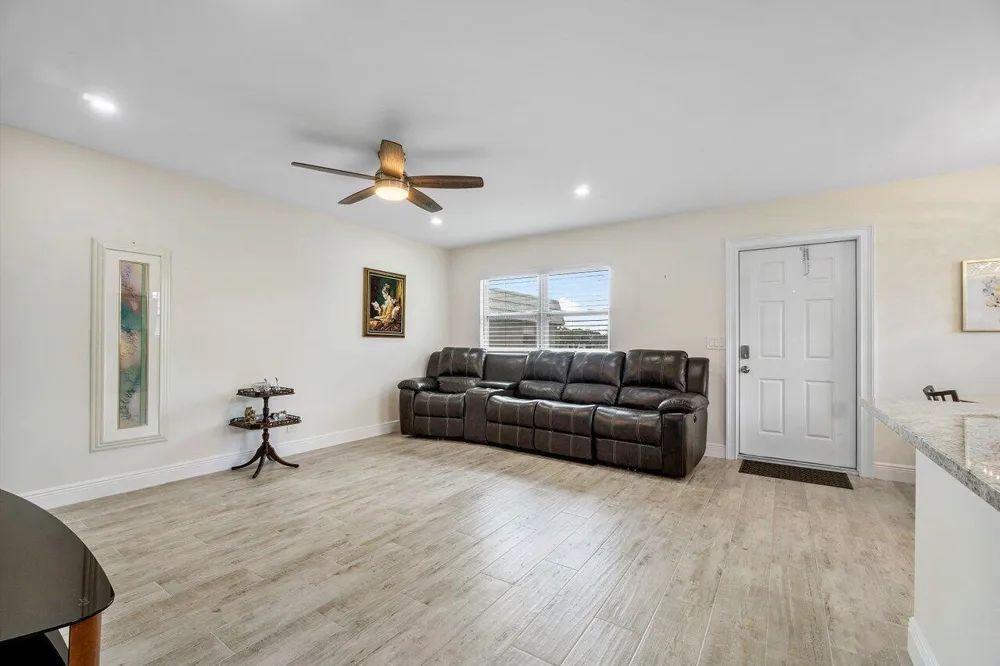 76 FLANDERS B Delray Beach, FL 33484