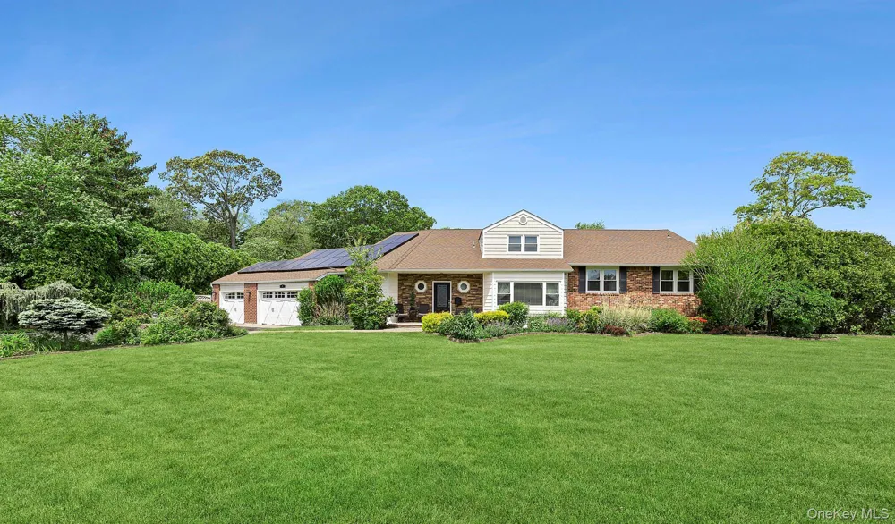 9 Dove Lane Bay Shore, NY 11706